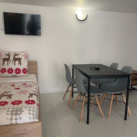 Chaudari Guest House Palaiseau Dış mekan fotoğraf