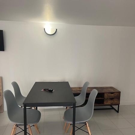 Chaudari Guest House Palaiseau Dış mekan fotoğraf